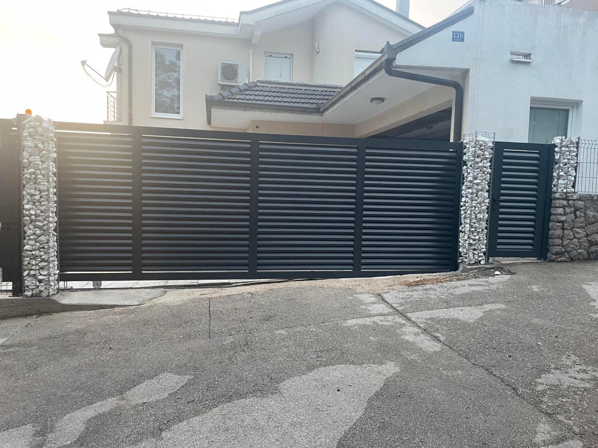 Ferienhaus Siroki Brijeg Luaran gambar